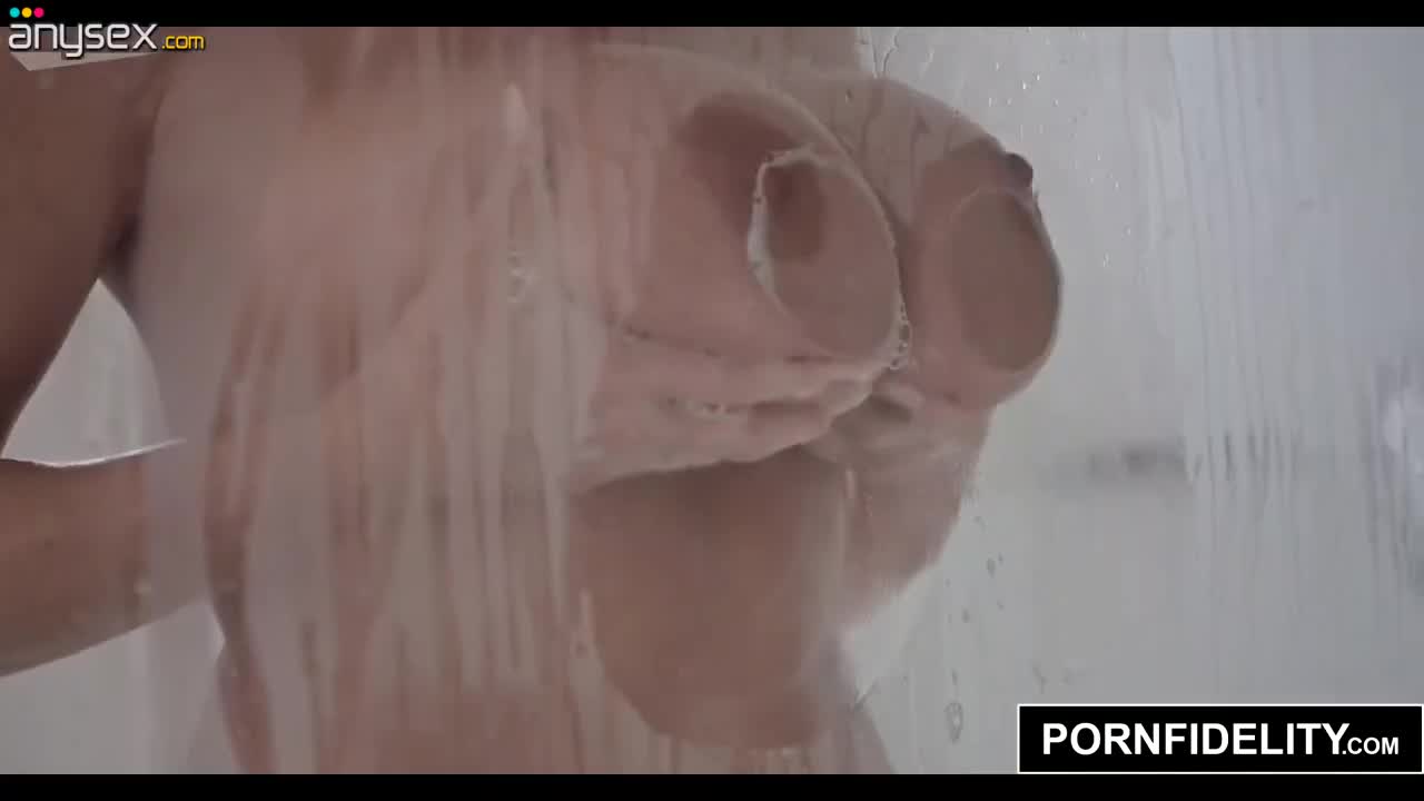 Ava Addams enjoys a rough fuck with her hot fan Free Porn Videos | ePornAny.