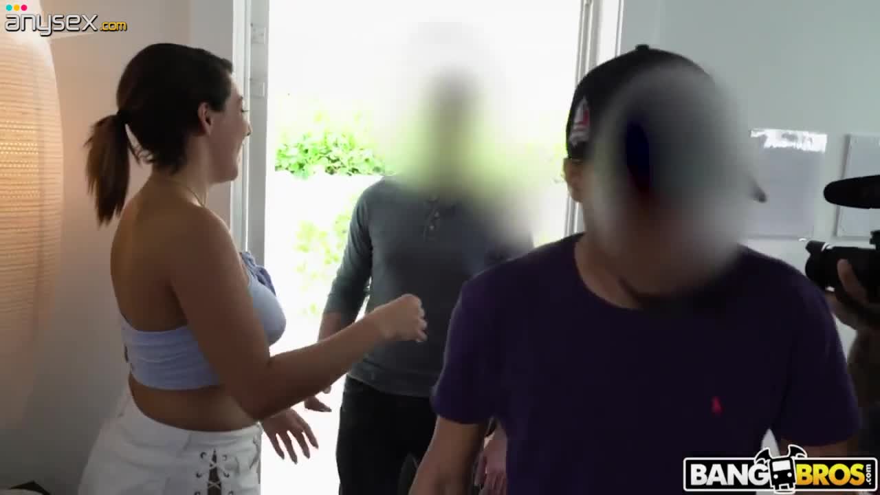 Busty housewife Valentina Jewels gives her head in front of voyeurs Free Porn Videos | ePornAny.