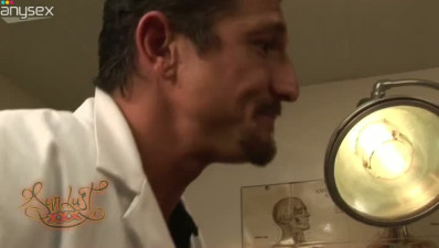 Horny slut Rachel Roxxx seduces her doctor and fucks him on the table