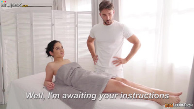 Masseur is playing with pussy curtains of sexy client babe Ginebra Bellucci