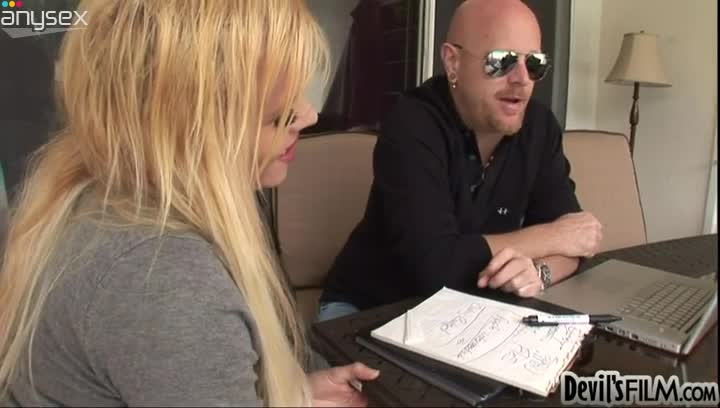 Insatiable bitch Jesse Flores gives blowjob and rimming job Free Porn Videos | ePornAny.