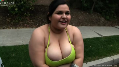 Morbidly obese brunette Karla Lane takes Sledge Hammer's tool up her mouth