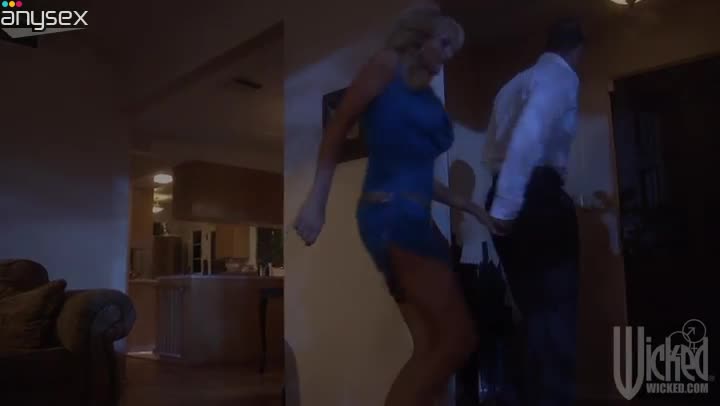 A hardcore orgy starring feisty sluts Stormy Daniels, Nicole Sheridan, Kaylani Lei, Roxy Jezel, Adrianna Nicole and Tori Black Free Porn Videos | ePornAny.