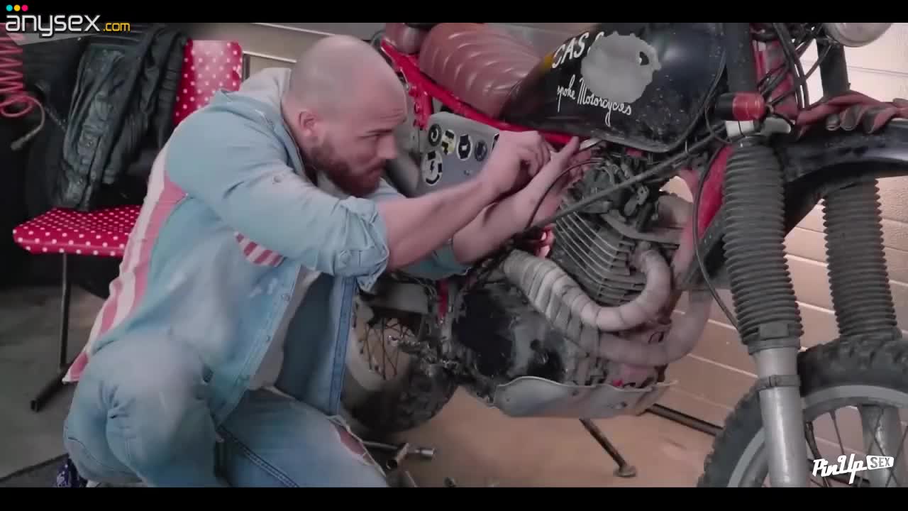 Pin Up Girl Misha Cross Seduced a Mechanic in a Bike Shop Free Porn Videos | ePornAny.