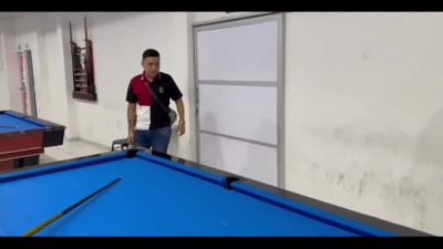 Learn to play pool and get a damn prize - Spanish subtitles!