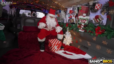 Santa Claus catches blonde sluts in his Pussy Wagon