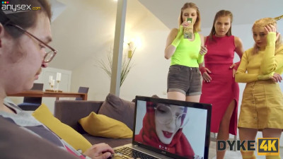 Cuckold looks at the threesome of young lesbians.