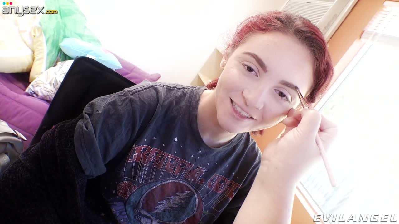Behind the scene video featuring red haired model Lola Fae Free Porn Videos | ePornAny.
