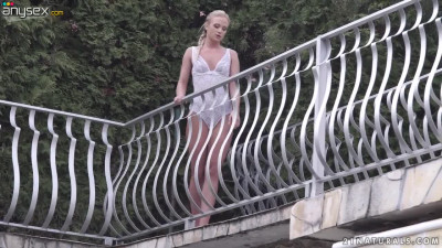 Sensual temptress Vinna Reed is making love with her admirer
