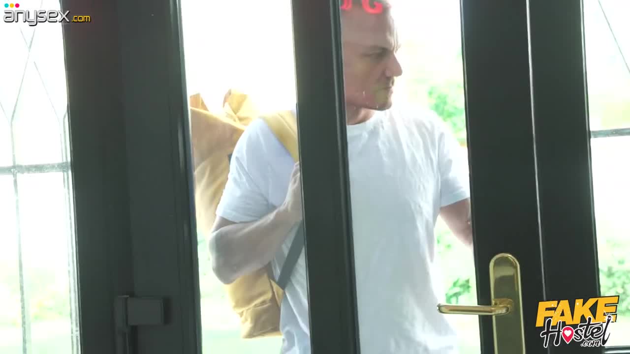 Man did not know that one could swim naked in a public pool, but MILF proved it Free Porn Videos | ePornAny.