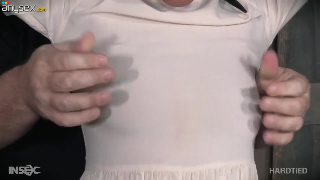 Black chick Verta gets her pussy punished in the dark room Free Porn Videos | ePornAny.